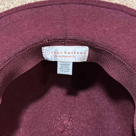 Four buttons hat - Picture 2 of 2